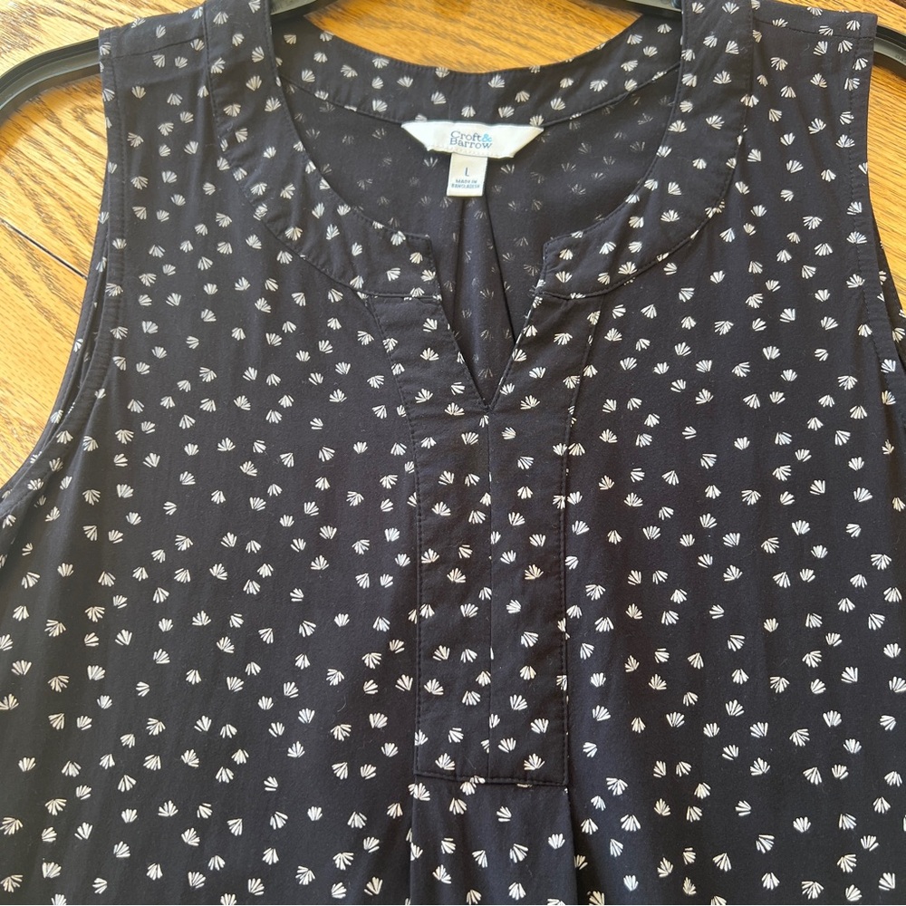 Croft & Barrow Black and White Sleeveless Blouse - Size Large - Picture 4 of 8